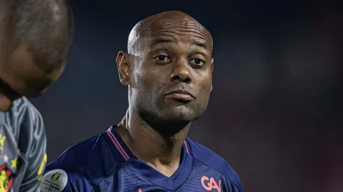 Foto: Isabela Azine/AGIF - Vagner Love jogador do Sport durante partida contra o Vila Nova-GO no estadio Onesio Brasileiro Alvarenga pelo campeonato Brasileiro A 2023.