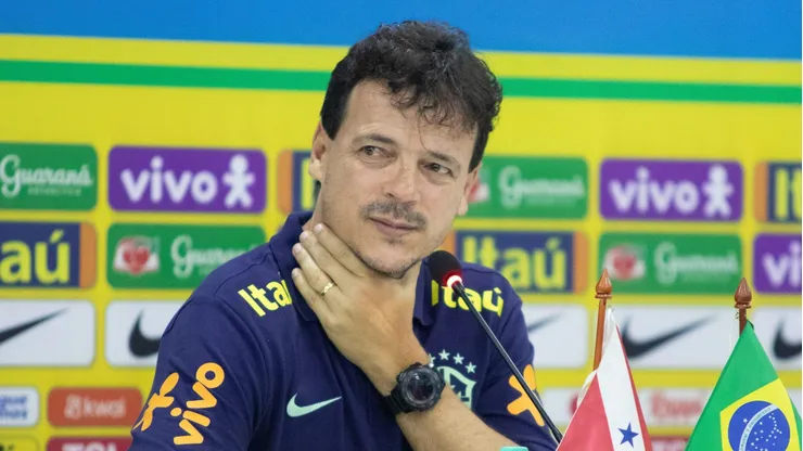 Foto: Fernando Torres/AGIF - Fernando Diniz tecnico do Brasil durante partida contra o Bolivia no estadio Mangueirao pelo campeonato Eliminatorias Copa Do Mundo 2026.