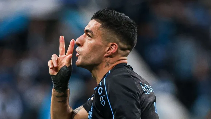 RS - PORTO ALEGRE - 27/08/2023 - BRASILEIRO A 2023, GREMIO X CRUZEIRO - Luis Suarez jogador do Gremio comemora seu gol durante partida contra o Cruzeiro no estadio Arena do Gremio pelo campeonato Brasileiro A 2023. Foto: Maxi Franzoi/AGIF