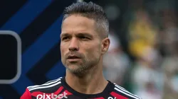 PR - Curitiba - 06/11/2022 - BRASILEIRO A 2022, CORITIBA X FLAMENGO - Diego Ribas jogador do Flamengo durante execucao do hino nacional antes da partida contra o Coritiba no estadio Couto Pereira pelo campeonato Brasileiro A 2022. Foto: Robson Mafra/AGIF