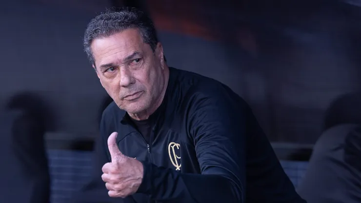 Luxemburgo autorizou negociação de Léo Natel para futebol da Oceania