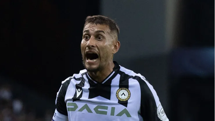 UDINE, ITALY - SEPTEMBER 04: Roberto Pereyra of Udinese Calcio reacts during the Serie A match between Udinese Calcio and AS Roma at Dacia Arena on September 04, 2022 in Udine, Italy. (Photo by Emmanuele Ciancaglini/Getty Images)