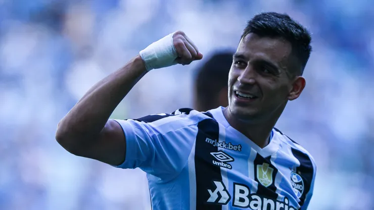 Cristaldo tem contrato vigente com Grêmio, mas Palmeiras quer meia para 2024