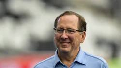 RJ - RIO DE JANEIRO - 27/08/2023 - BRASILEIRO A 2023, BOTAFOGO X BAHIA - John Textor executivo da SAF do Botafogo antes da partida contra o Bahia no estadio Engenhao pelo campeonato Brasileiro A 2023. Foto: Jorge Rodrigues/AGIF