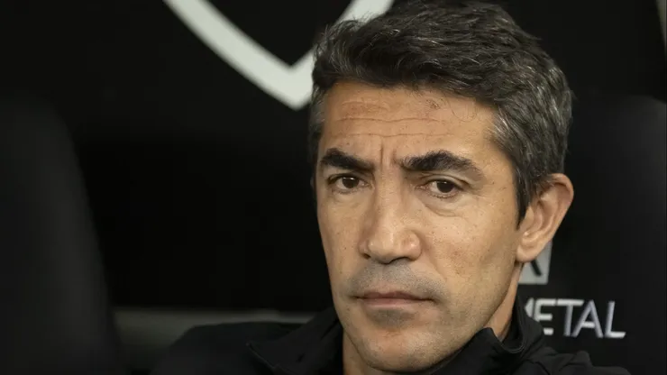RJ - RIO DE JANEIRO - 27/08/2023 - BRASILEIRO A 2023, BOTAFOGO X BAHIA - Bruno Lage tecnico do Botafogo durante partida contra o Bahia no estadio Engenhao pelo campeonato Brasileiro A 2023. Foto: Jorge Rodrigues/AGIF