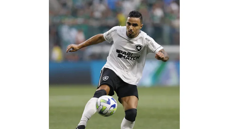 Ricardo Moreira/Getty Images - Lateral lidera lista indesejada no Glorioso