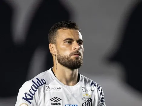 Lucas Lima é surpreendido em treino por Aguirre e decisão do treinador 'choca' torcida do Santos