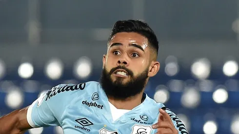 Photo by Norberto Duarte - Pool/Getty Images - Felipe Jonatan declara problema no Santos