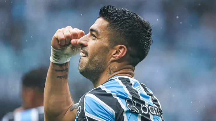 RS - PORTO ALEGRE - 03/09/2023 - BRASILEIRO A 2023, GREMIO X CUIABA - Luis Suarez jogador do Gremio comemora seu gol durante partida contra o Cuiaba no estadio Arena do Gremio pelo campeonato Brasileiro A 2023. Foto: Maxi Franzoi/AGIF