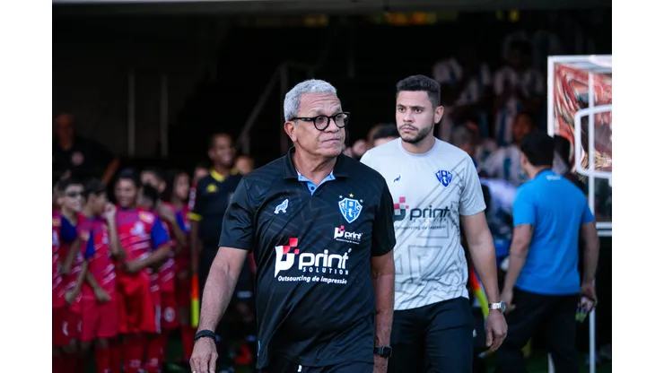 Foto: Alexandre Lago/AGIF- Hélio dos Anjos está na sua terceira passagem pelo Papão