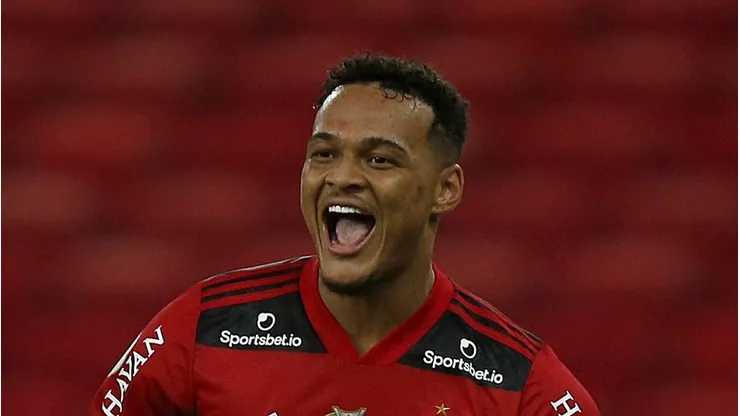 Photo by Wagner Meier/Getty Images - Rodrigo Muniz diz sim para a torcida do Flamengo