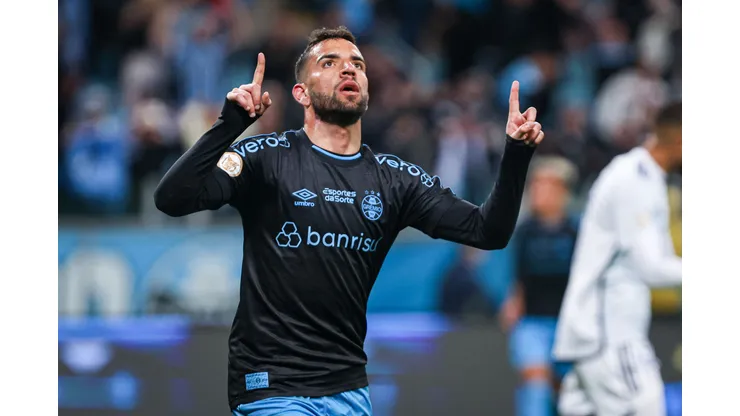 Foto Divulgação: Maxi Franzoi/AGIF - Pepê em ação pelo Grêmio