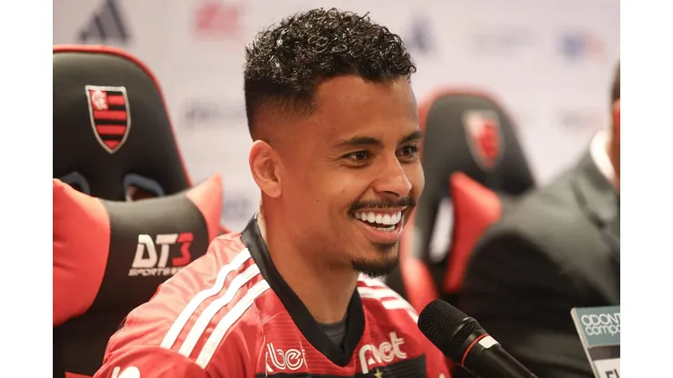 Foto: Gilvan de Souza/Flamengo - Allan foi contratado na janela de meio de ano, mas há o interesse do #CRF em Juan Sforza