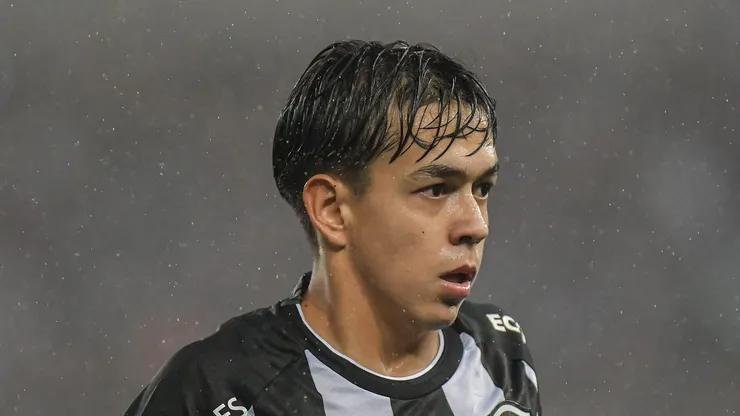 RJ - RIO DE JANEIRO - 02/07/2023 - BRASILEIRO A 2023, BOTAFOGO X VASCO - Segovia jogador do Botafogo durante partida contra o Vasco no estadio Engenhao pelo campeonato Brasileiro A 2023. Foto: Thiago Ribeiro/AGIF