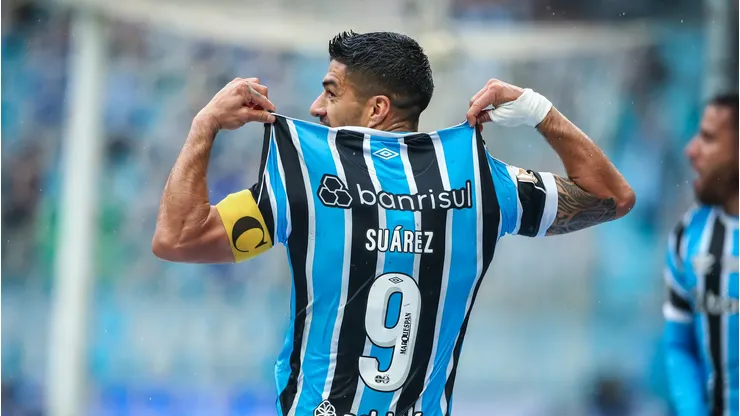 Foto: Lucas Uebel/Grêmio FBPA - Suárez comemorando o tento contra o Cuiabá
