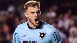 SP - SAO PAULO - 19/08/2023 - BRASILEIRO A 2023, SAO PAULO X BOTAFOGO - Lucas Perri goleiro do Botafogo durante partida contra o Sao Paulo no estadio Morumbi pelo campeonato Brasileiro A 2023. Foto: Marcello Zambrana/AGIF