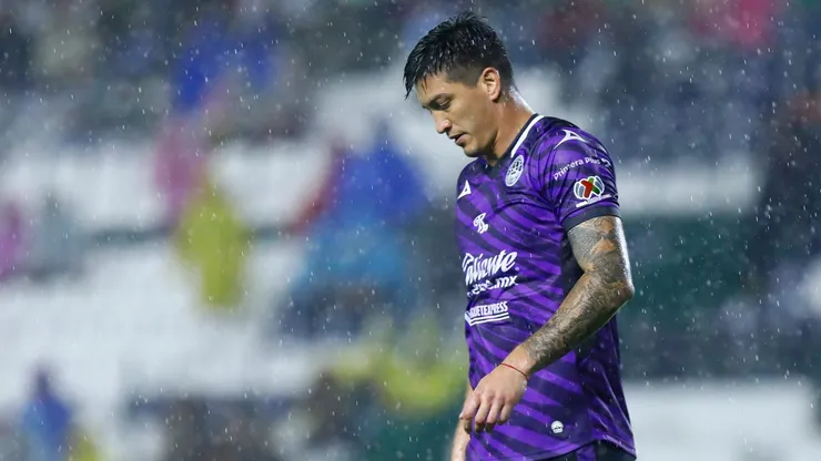 Lucas Merolla esteve próximo de fechar com Santos, mas agora terá que lidar com cirurgia no joelho em seu clube no México