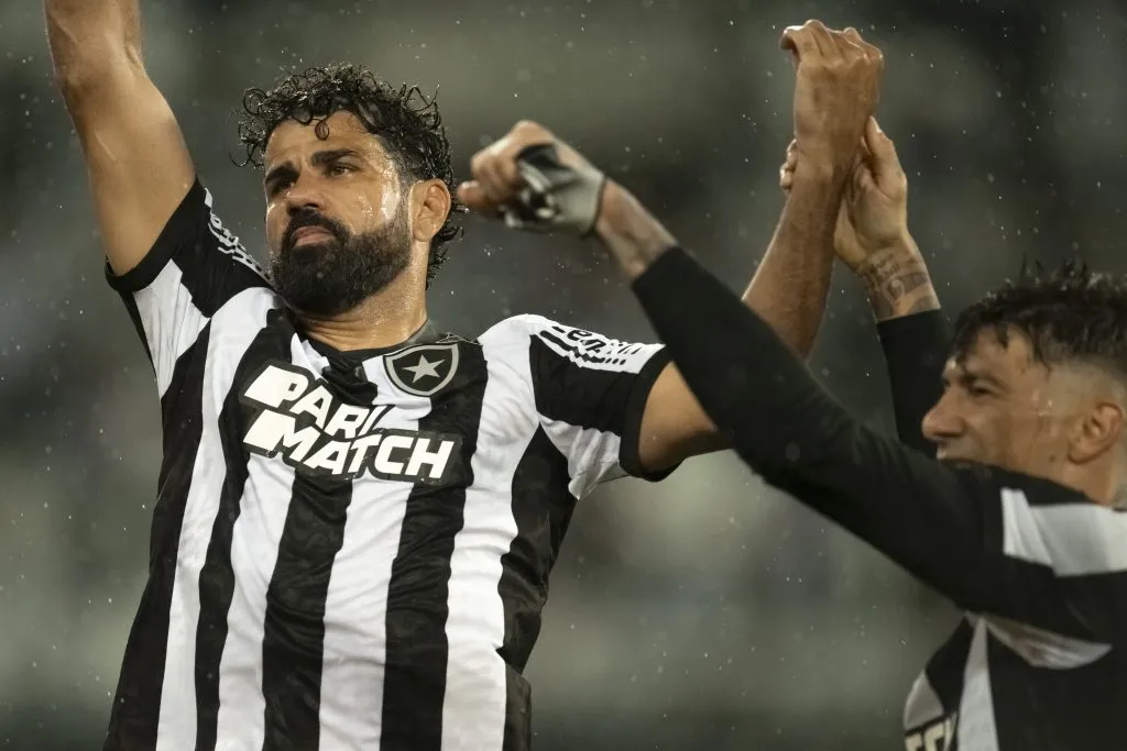 Foto: Jorge Rodrigues/AGIF – Diego Costa jogador do Botafogo comemora vitoria apos a partida contra o Bahia no estadio Engenhao pelo campeonato Brasileiro A 2023.