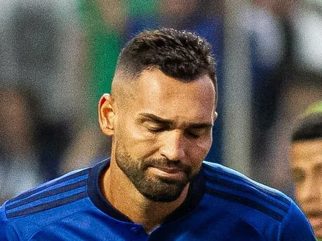 Zé Ricardo toma decisão sobre Gilberto no Cruzeiro