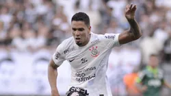 Veríssimo em ação no clássico paulista