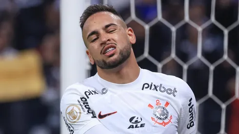 Foto: Marcello Zambrana/AGIF - Maycon acabou recebendo o vermelho diante do Palmeiras.