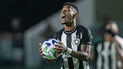 GO - GOIANIA - 14/05/2023 - BRASILEIRO A 2023, GOIAS X BOTAFOGO - Tche Tche jogador do Botafogo durante partida contra o Goias no estadio Serrinha pelo campeonato BRASILEIRO A 2023. Foto: Heber Gomes/AGIF