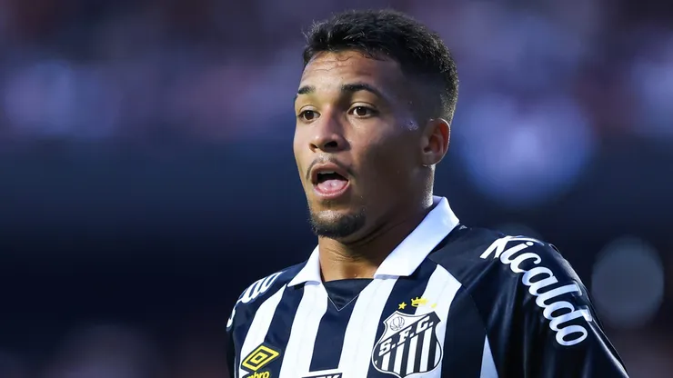 Marcos Leonardo é assediado por clubes da Europa há tempos e pode deixar Peixe em janeiro