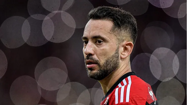 RJ - RIO DE JANEIRO - 11/06/2023 - BRASILEIRO A 2023, FLAMENGO X GREMIO - Everton Ribeiro jogador do Flamengo durante partida contra o Gremio no estadio Maracana pelo campeonato BRASILEIRO A 2023. Foto: Thiago Ribeiro/AGIF