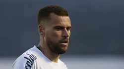 SANTOS, BRAZIL - JULY 23: Lucas Lima of Santos looks on during the match between Santos and Botafogo as part of Brasileirao Series A 2023 at Urbano Caldeira Stadium (Vila Belmiro) on July 23, 2023 in Santos, Brazil. (Photo by Ricardo Moreira/Getty Images)