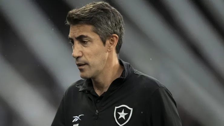 Foto: Jorge Rodrigues/AGIF - Bruno Lage: técnico vem sendo alvo de críticas na imprensa