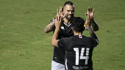 Foto: Jorge Rodrigues/AGIF - Leandro Castán e Germán Cano