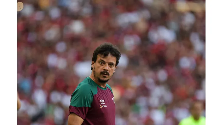 Foto: Thiago Ribeiro/AGIF- Fernando Diniz ficou na bronca pelas condições apresentadas do gramado