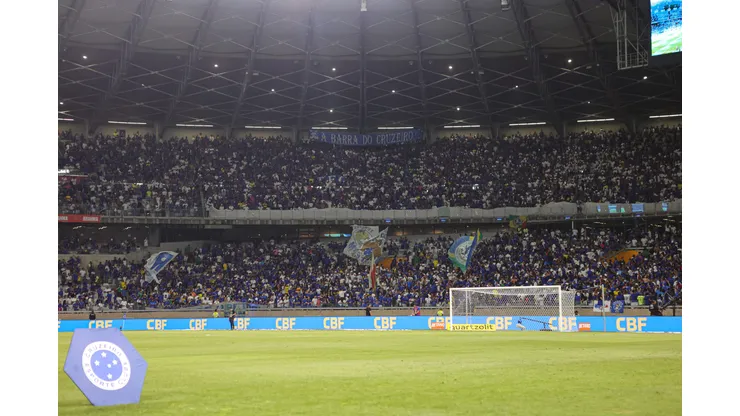 MG - BELO HORIZONTE - 06/08/2023 - BRASILEIRO A 2023, CRUZEIRO X BOTAFOGO - Torcida do Cruzeiro durante partida contra Botafogo no estadio Mineirao pelo campeonato Brasileiro A 2023. Foto: Gilson Lobo/AGIF