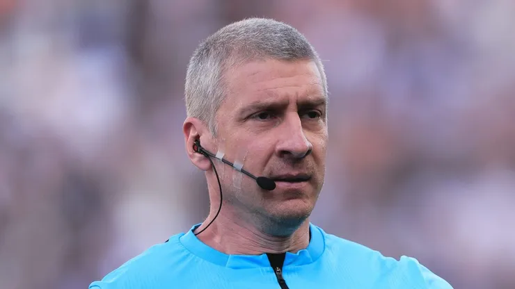 SP - SAO PAULO - 03/09/2023 - BRASILEIRO A 2023, CORINTHIANS X PALMEIRAS - O arbitro Anderson Daronco durante partida entre Corinthians e Palmeiras no estadio Arena Corinthians pelo campeonato Brasileiro A 2023. Foto: Ettore Chiereguini/AGIF