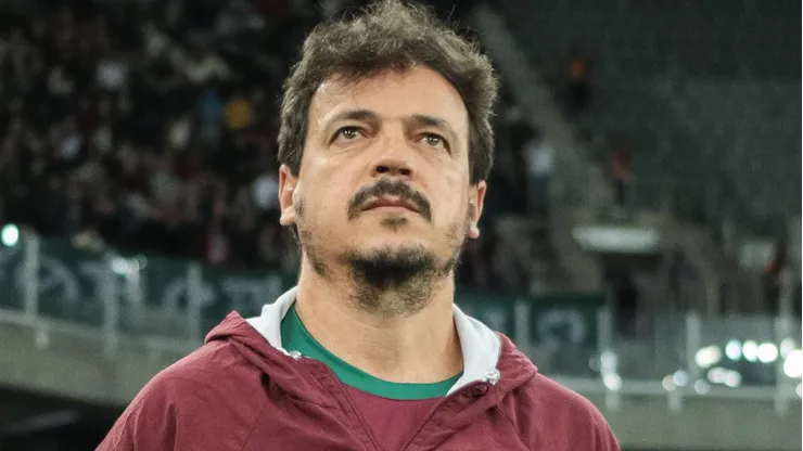 PR - CURITIBA - 27/08/2023 - BRASILEIRO A 2023, ATHLETICO-PR X FLUMINENSE - Fernando Diniz tecnico do Fluminense durante partida contra o Athletico-PR no estadio Arena da Baixada pelo campeonato Brasileiro A 2023. Foto: Robson Mafra/AGIF