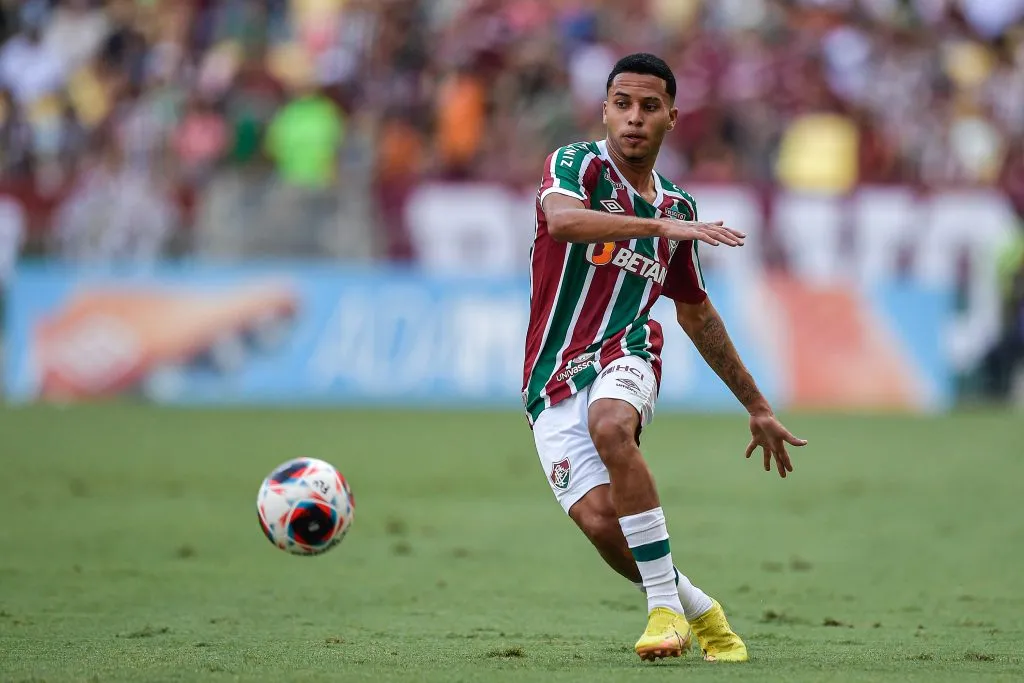 RJ - Rio de Janeiro - 25/02/2023 - CARIOCA 2023, FLUMINENSE X PORTUGUESA - Alexsander jogador do Fluminense durante partida contra o Portuguesa no estadio Maracana pelo campeonato Carioca 2023. Foto: Thiago Ribeiro/AGIF