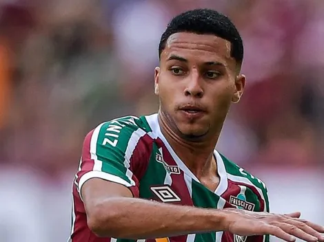 Alexsander recebe notícia QUENTE durante o jogo e pega torcida do Fluminense de surpresa