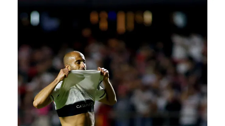 1 DIA DEPOIS! Lucas Moura faz torcedores irem às lágrimas com postagem - Foto: Miguel Schincariol/Getty Images