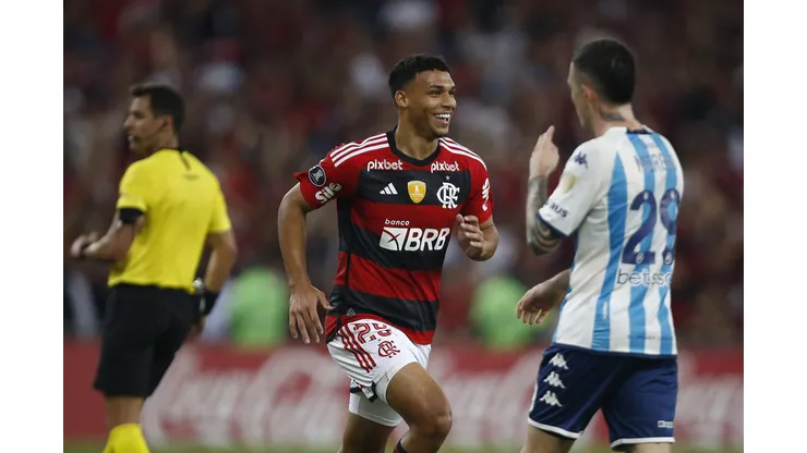 R$ 300 MILHÕES! Após oferta por Victor Hugo, Flamengo tem decisão exposta - Foto: Wagner Meier/Getty Images