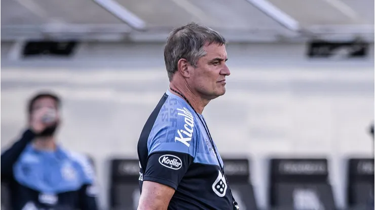 Foto: Raul Baretta/ Santos FC - Aguirre nesta quinta-feira (31)