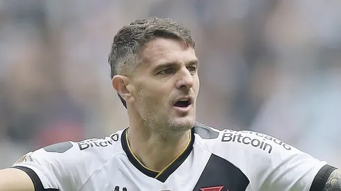 Foto: Alexandre Loureiro/AGIF - Vegetti recebe notícia do Vasco