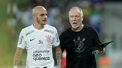 Fábio Santos com semblante preocupado durante jogo do Corinthians - Foto: Rodrigo Coca/Ag. Corinthians