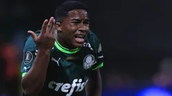 Endrick reclama de decisão de juiz em jogo do Palmeiras - Foto: Ettore Chiereguini/AGIF