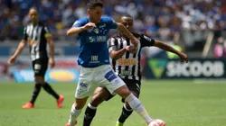 Thiago neves jogador do Cruzeiro disputa lance com elias jogador do Atletico-MG durante partida no estadio Mineirao pelo campeonato Estadual 2019 Foto: Marcelo Alvarenga/AGIF.