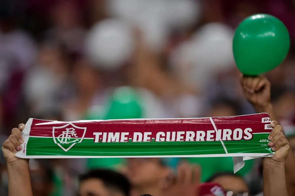 Torcida do Fluminense durante partida contra Olimpia no estadio Maracana pelo campeonato Libertadores 2023. Foto: Thiago Ribeiro/AGIF