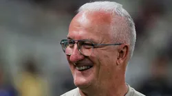 Dorival Júnior sorri durante jogo do São Paulo pelo Brasileirão - Foto: Rubens Chiri/São Paulo FC