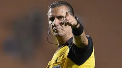 Seneme, atual chefe da arbitragem, apitando partido no Pacaembu Foto: Mauro Horita/AGIF