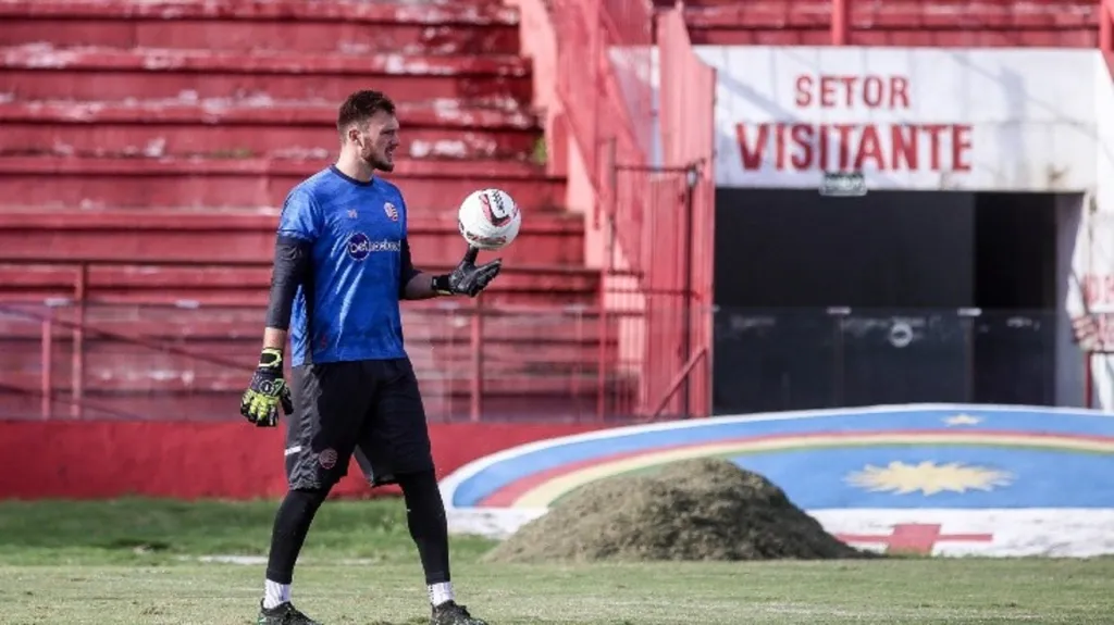 Foto: Tiago Caldas/Flickr Oficial Náutico – Lucas Perri quando atuava pelo Náutico