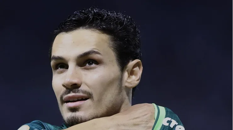 Raphael Veiga jogador do Palmeiras durante partida contra o Sao Paulo no estadio Arena Allianz Parque pelo campeonato Brasileiro A 2023. Foto: Marcello Zambrana/AGIF