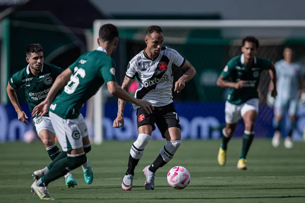 No Estádio da Serrinha, Vasco e Goiás empataram em jogo do Campeonato Brasileiro – Foto: Heber Gomes/AGIF